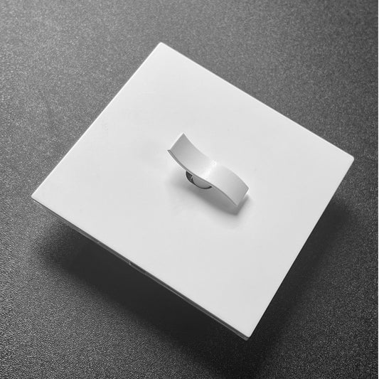 Curve - White