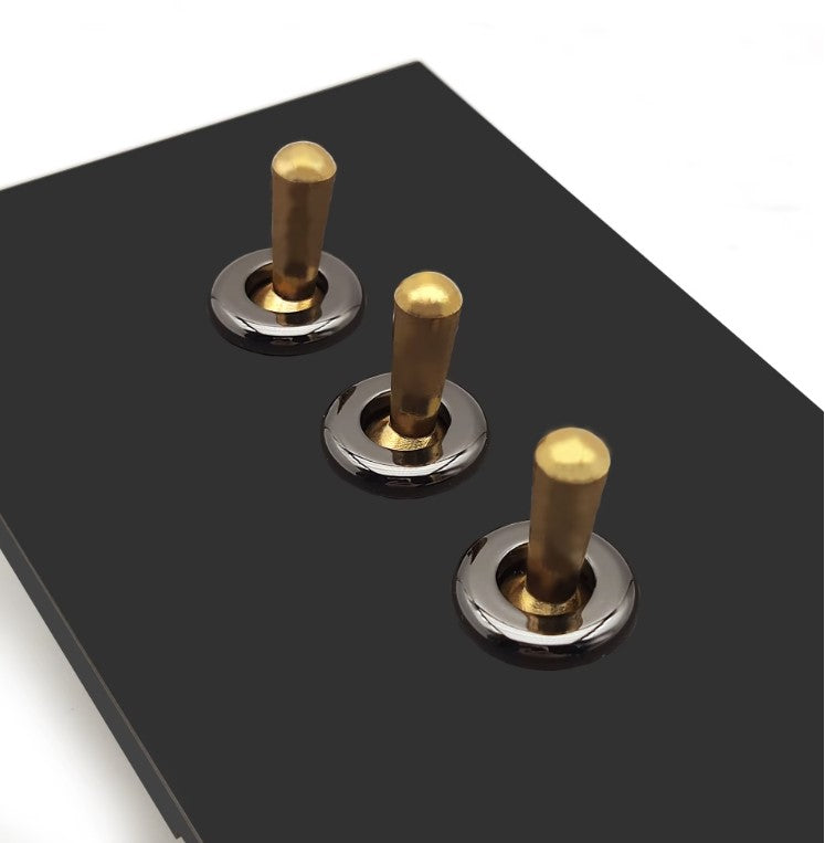 Cape Toggle - Black with Chrome and Gold Toggle