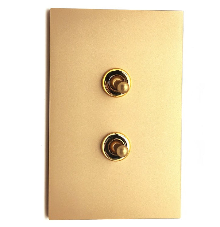 Cape Toggle - Light Gold with Gold Toggle
