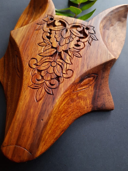 WOLF / FOX WALL VASE