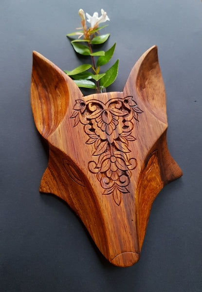 WOLF / FOX WALL VASE