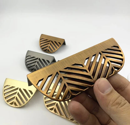 Brass Leaf Shape Handle #202340