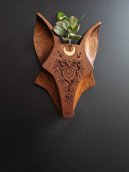 WOLF / FOX WALL VASE