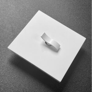 Curve - White
