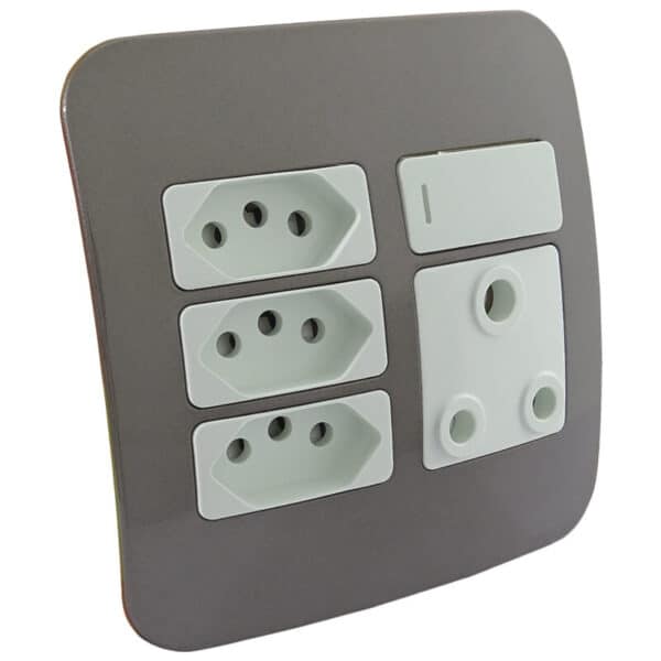 Switched Wall Socket - Image 2