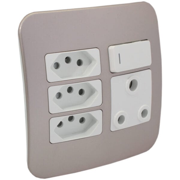 Switched Wall Socket - Image 3